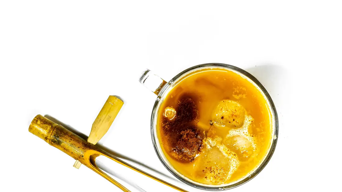 Sugar cubes and a spoon